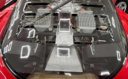 フェラーリ F40 レキサンウィンドウ 1989 25,500km