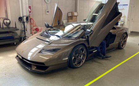 Lamborghini Countach LPI 800-4 2022 350km