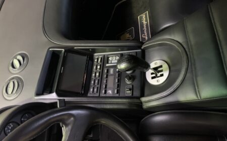 Lamborghini Diablo VT Yellow 1993 28,000km