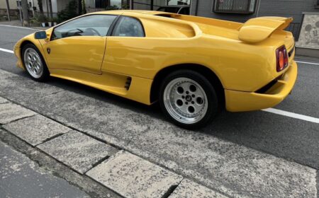 Lamborghini Diablo VT Yellow 1993 28,000km