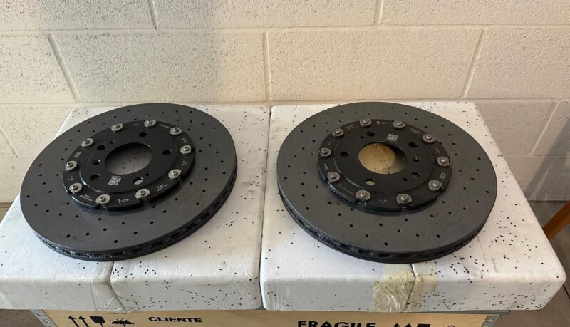 ランボルギーニ ウルス用 カーボンブレーキ