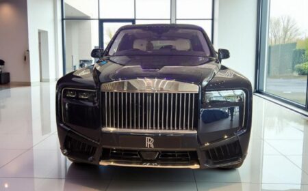 ロールス･ロイス カリナン シリーズII シルバーバッジ 右ハンドル 新車