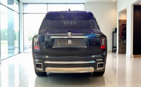 ロールス･ロイス カリナン シリーズII シルバーバッジ 右ハンドル 新車