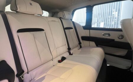 ロールス･ロイス カリナン シリーズII シルバーバッジ 右ハンドル 新車