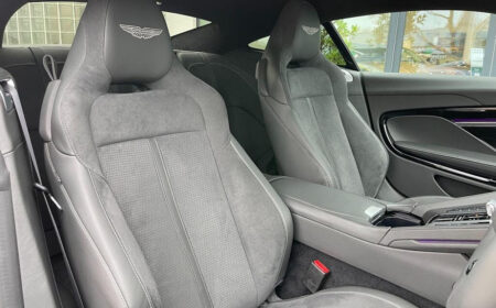 アストン･マーティン DB12 2025 1,600km