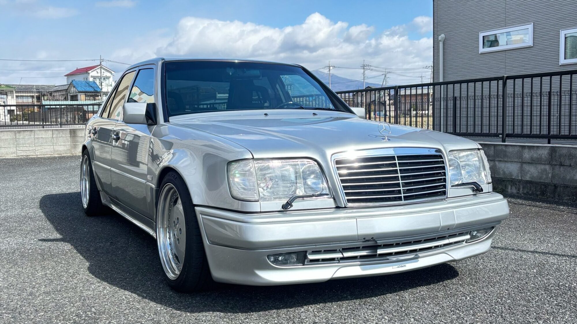 Mercedes-Benz E500 6.0 AMG Limited