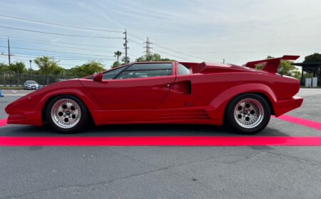 Lamborghini Countach 25th Anniversary 1989 7,400km
