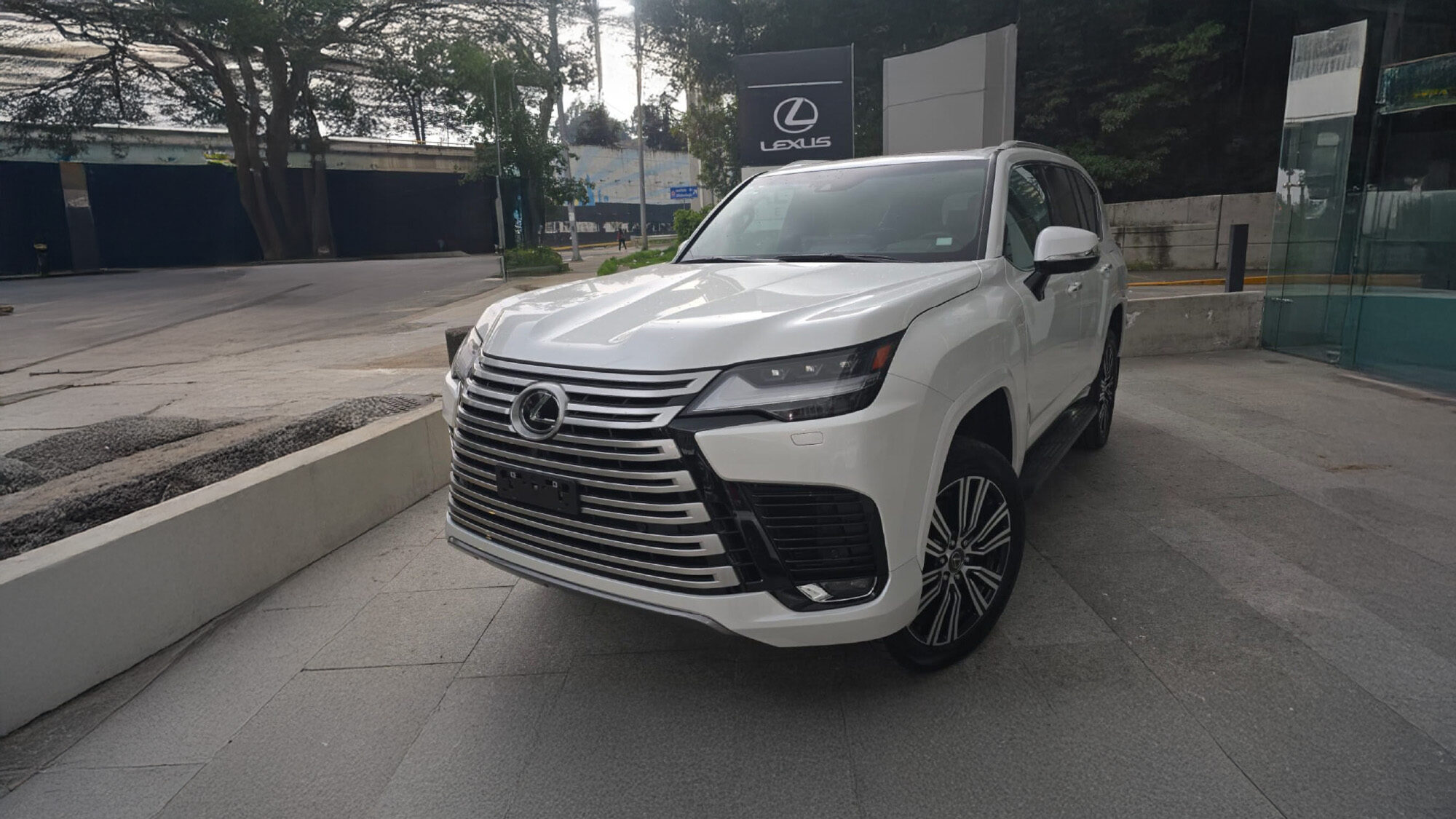 レクサス LX700H ラグジュアリー AWD 2026