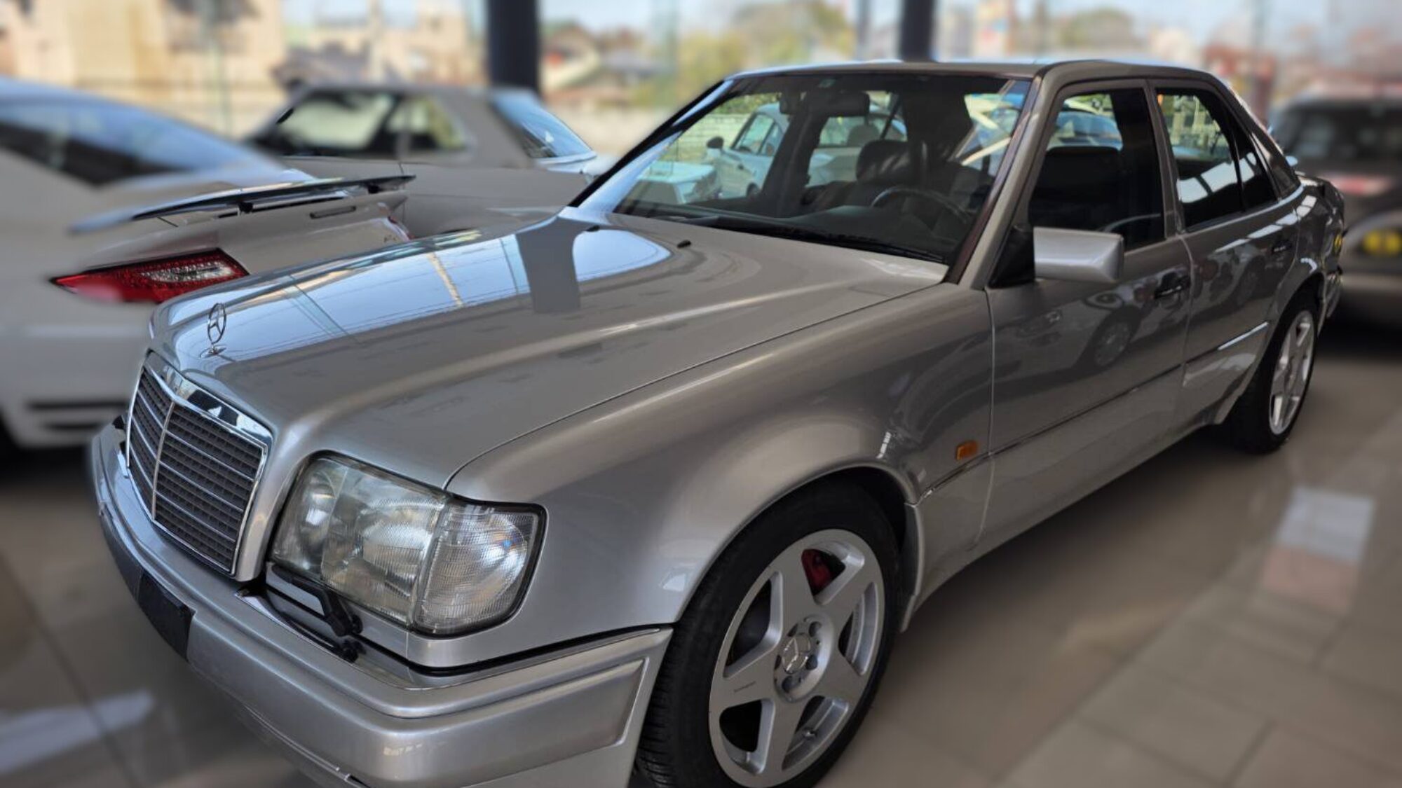 Mercedes-Benz E500 6.0 AMG Limited 1995 140,000km