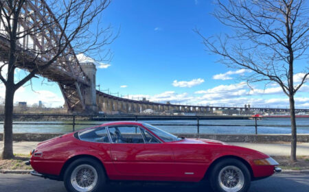 フェラーリ 365 GTB/4 デイトナ 1972 30,000マイル