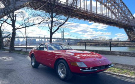 フェラーリ 365 GTB/4 デイトナ 1972 30,000マイル