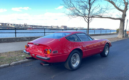 フェラーリ 365 GTB/4 デイトナ 1972 30,000マイル