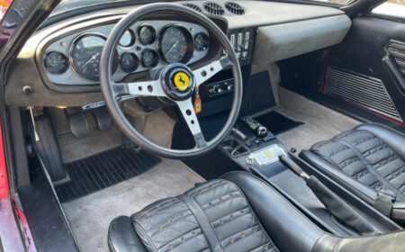 フェラーリ 365 GTB/4 デイトナ 1972 30,000マイル