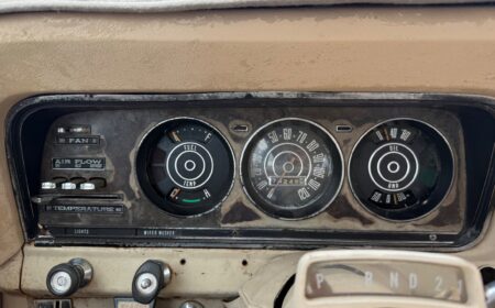 Jeep Wagoneer 401 V8