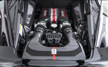 Ferrari Speciale Nero 2014 15,000km