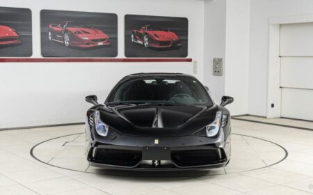 Ferrari Speciale Nero 2014 15,000km