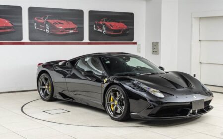 Ferrari Speciale Nero 2014 15,000km