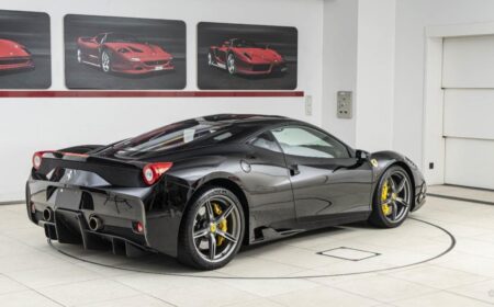 Ferrari Speciale Nero 2014 15,000km