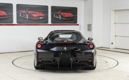 Ferrari Speciale Nero 2014 15,000km