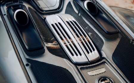 ポルシェ 918 スパイダー US spec 8,050km 2015