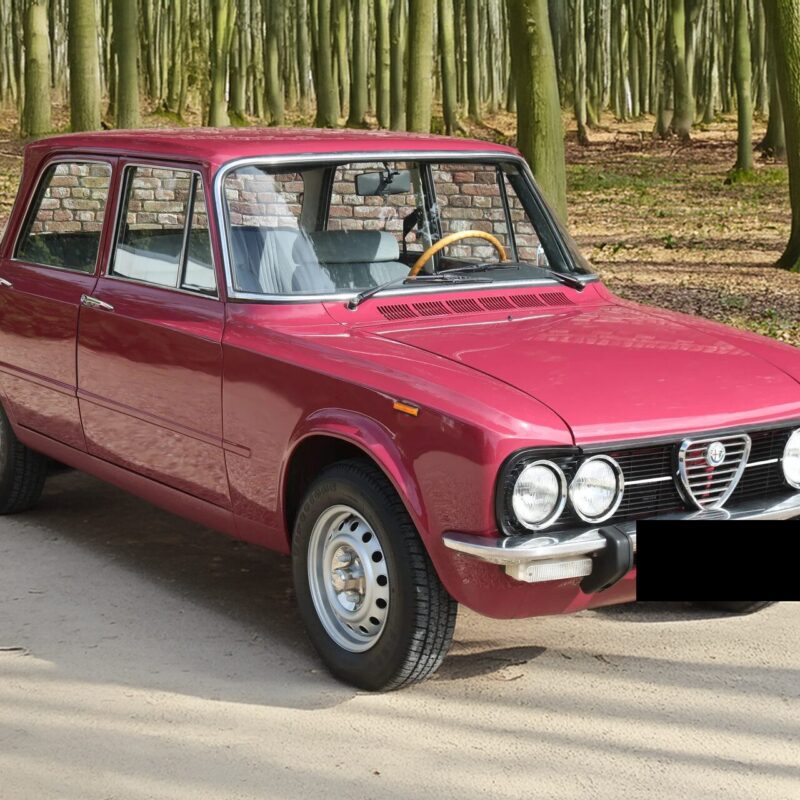 アルファロメオ ジュリア 1300 ヌオーヴァ スーパー 1975 11,933km