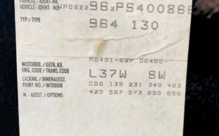 ポルシェ 964 カレラ 4 1993 205,000km