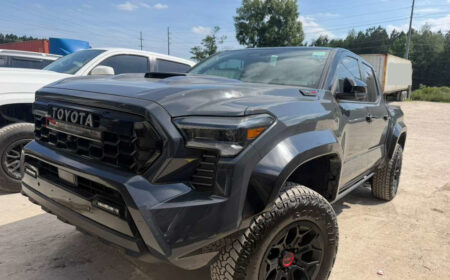 2 x トヨタ タコマ TRD PRO HEV 2026