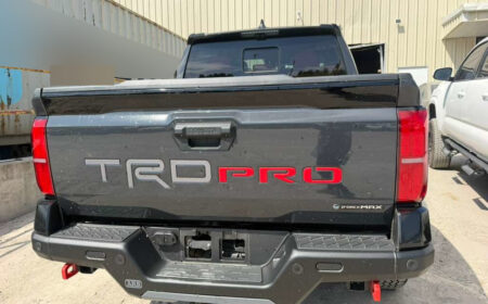 2 x トヨタ タコマ TRD PRO HEV 2026