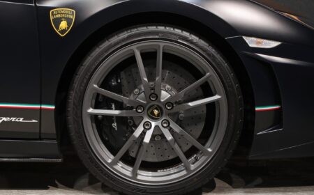 Lamborghini Gallardo LP570-4 Superleggera 2013 25,000km