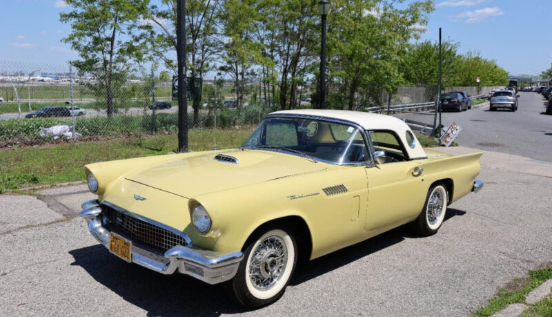 フォード サンダーバード 1957