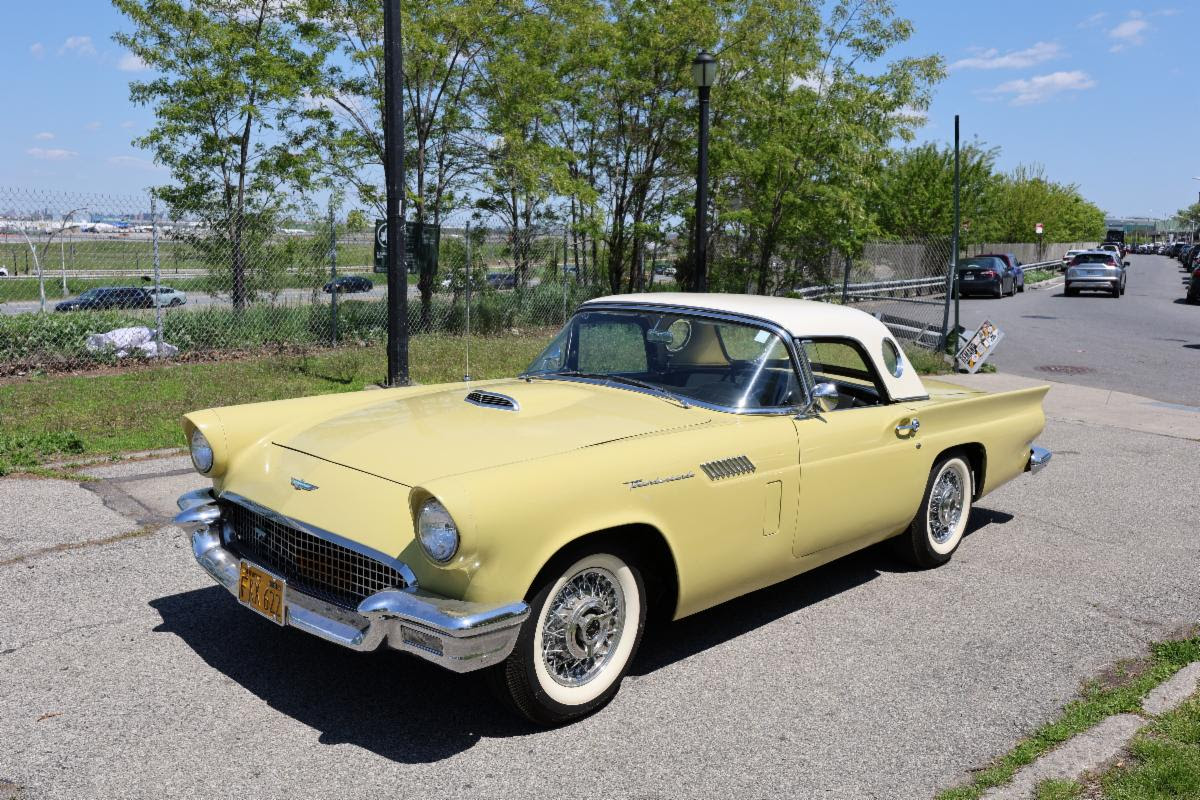 Road Signature 1957 フォード サンダーバード フォード サンダーバード 1957 | TPE Ltd. | スーパーカー・クラシック