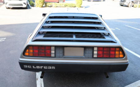 デロリアン DMC-12 1981 32,000マイル