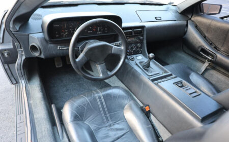 デロリアン DMC-12 1981 32,000マイル