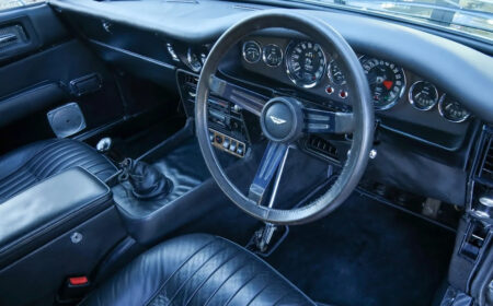 アストン･マーティン DBS V8 シリーズ2 「5速マニュアル ＆ 4基のウェーバー」1972 9,061km