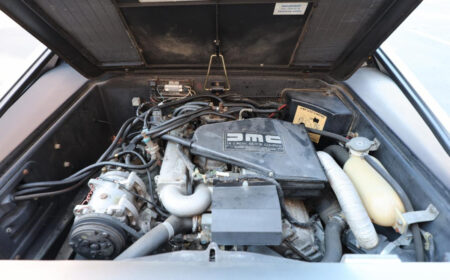 デロリアン DMC-12 1981 32,000マイル