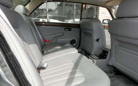 Daimler Double Six 1990 25,000km