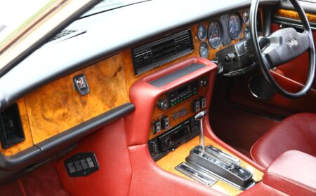 Daimler Double Six 1990 72,000km