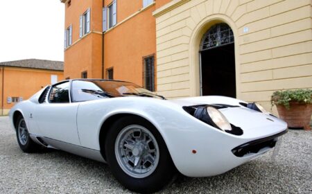 Lamborghini Miura P400