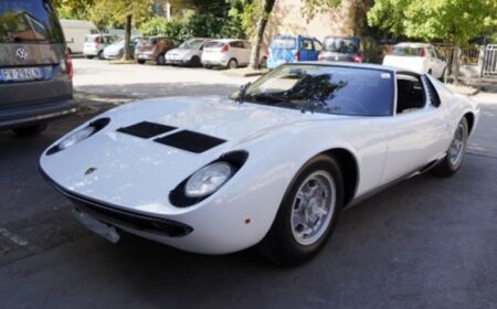 Lamborghini Miura P400