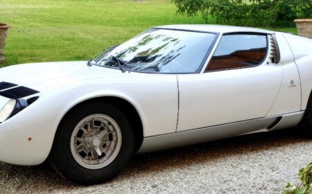 Lamborghini Miura P400