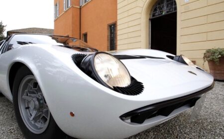 Lamborghini Miura P400