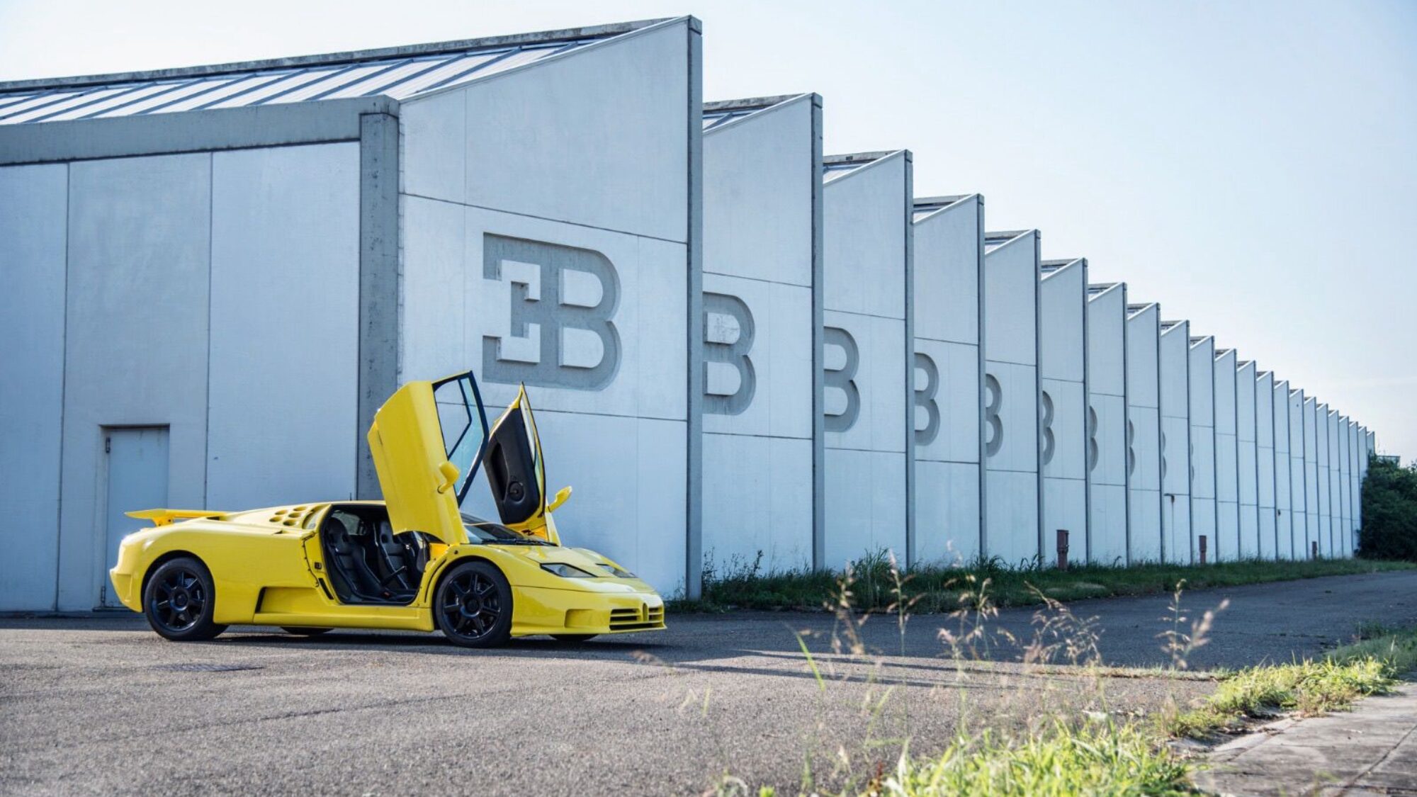 ブガッティ EB 110 SS(スーパースポーツ)