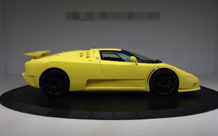 ブガッティ EB 110 SS(スーパースポーツ)