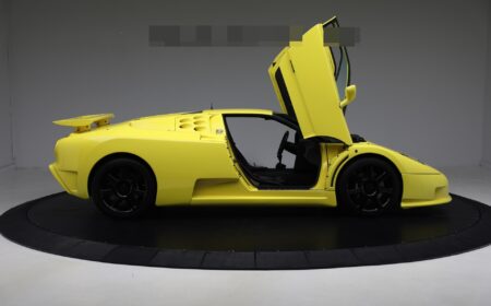 ブガッティ EB 110 SS(スーパースポーツ)