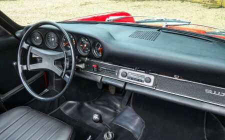 ポルシェ 911 T タルガ “レストア済み”  1970 27,100km
