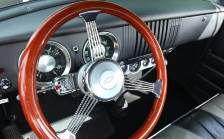 シボレー 3100 “レストモッド・エイト” 1955 100km