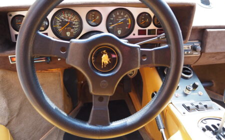 Lamborghini Countach LP400S