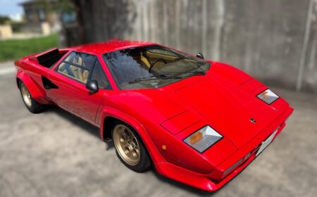 Lamborghini Countach LP400S